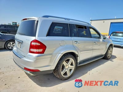 Trzecie zdjęcie samochodu z tyłu: 2010 MERCEDES-BENZ GL 550 4MATIC VIN:4JGBF8GE2AA623652 - miniatura