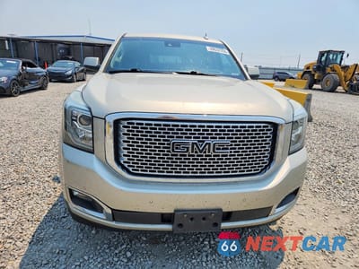 Piąte zdjęcie samochodu w środku: 2017 GMC YUKON XL DENALI VIN:1GKS2HKJ0HR147583 - miniatura