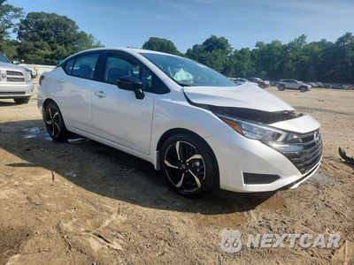 Czwarte zdjęcie samochodu z boku: 2025 NISSAN VERSA SR VIN:3N1CN8FV2SL857882 - miniatura