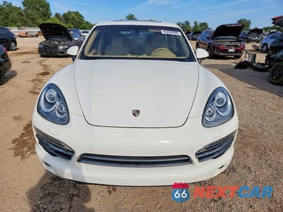 Piąte zdjęcie samochodu w środku: 2012 PORSCHE CAYENNE S HYBRID VIN:WP1AE2A28CLA91344 - miniatura