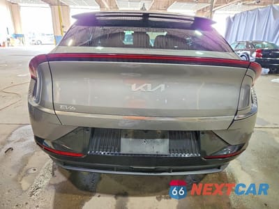 Zdjęcie 6 z 12 samochodu: 2023 KIA EV6 WIND VIN:KNDC34LA0P5612020 - miniatura