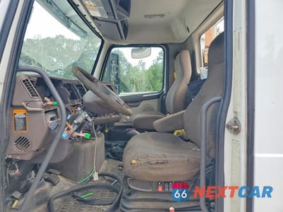 Zdjęcie 7 z 13 samochodu: 2016 VOLVO VNL SEMI TRUCK VIN:4V4NC9EG4GN929956 - miniatura