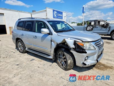 Czwarte zdjęcie samochodu z boku: 2014 LEXUS LX 570 VIN:JTJHY7AX0E4134150 - miniatura