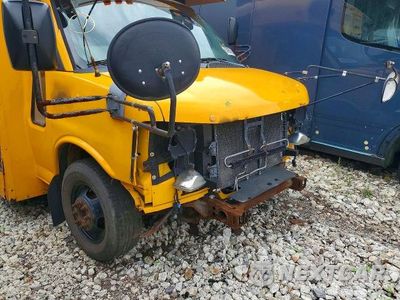 Zdjęcie 9 z 10 samochodu: 2011 CHEVROLET EXPRESS G3 - SCHOOL BUS VIN:1GB3G3BG2B1145031 - miniatura
