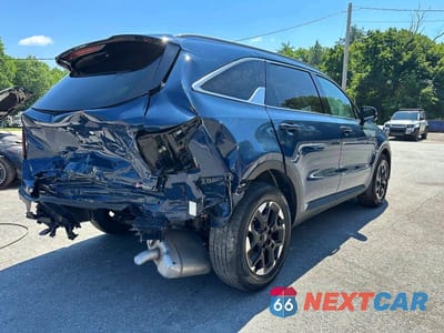 Trzecie zdjęcie samochodu z tyłu: 2025 KIA SORENTO S VIN:5XYRL4JC8SG344980 - miniatura