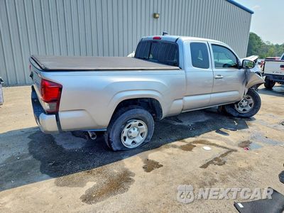 Trzecie zdjęcie samochodu z tyłu: 2023 TOYOTA TACOMA SR V6 VIN:3TYRZ5CNXPT026960 - miniatura
