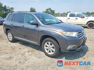 Czwarte zdjęcie samochodu z boku: 2013 TOYOTA HIGHLANDER HYBRID XLE/HYBRID LE VIN:5TDBK3EH5DS221082 - miniatura