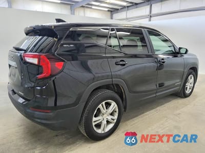 Trzecie zdjęcie samochodu z tyłu: 2022 GMC TERRAIN SLE VIN:3GKALTEV7NL168430 - miniatura
