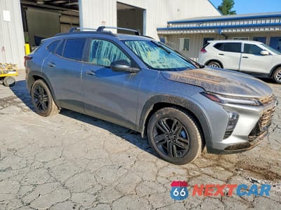 Czwarte zdjęcie samochodu z boku: 2024 CHEVROLET TRAX ACTIV VIN:KL77LKE24RC176179 - miniatura
