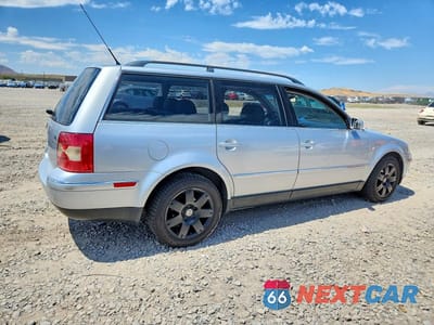 Trzecie zdjęcie samochodu z tyłu: 2003 VOLKSWAGEN PASSAT GLX 4MOTION VIN:WVWYH63B03E062341 - miniatura