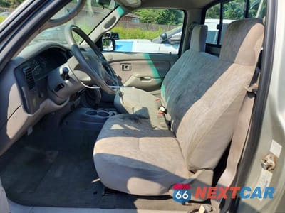 Zdjęcie 7 z 12 samochodu: 2003 TOYOTA TACOMA BASE VIN:5TENL42N33Z242671 - miniatura
