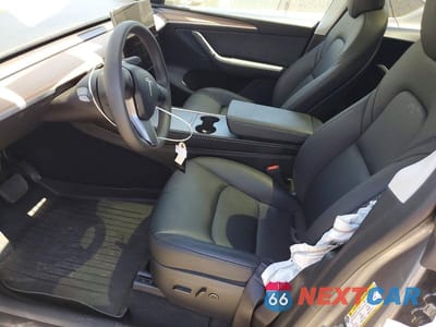 Zdjęcie 7 z 12 samochodu: 2025 TESLA MODEL Y VIN:7SAYGDEE0SF281167 - miniatura