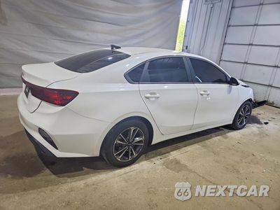 Trzecie zdjęcie samochodu z tyłu: 2023 KIA FORTE LXS VIN:3KPF24AD2PE694785 - miniatura