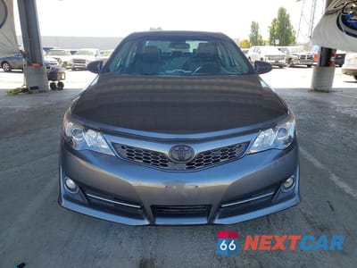 Piąte zdjęcie samochodu w środku: 2014 TOYOTA CAMRY SE VIN:4T1BF1FK9EU357176 - miniatura