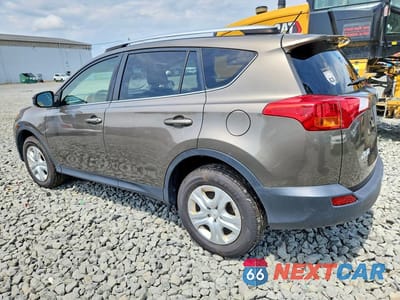 Drugie zdjęcie samochodu z przodu: 2015 TOYOTA RAV4 LE VIN:JTMBFREV8FD148365 - miniatura