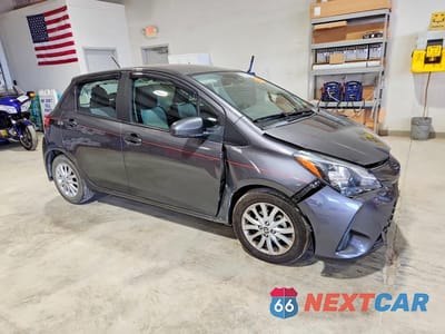 Czwarte zdjęcie samochodu z boku: 2018 TOYOTA YARIS 5-DOOR LE VIN:VNKKTUD36JA096909 - miniatura