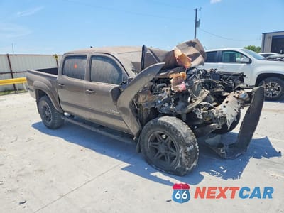 Czwarte zdjęcie samochodu z boku: 2014 TOYOTA TACOMA DOUBLE CAB PRERUNNER VIN:3TMJU4GN4EM172764 - miniatura