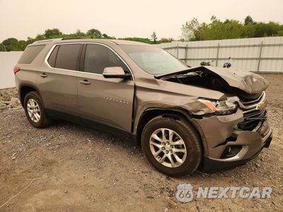 Czwarte zdjęcie samochodu z boku: 2018 CHEVROLET TRAVERSE LT VIN:1GNERGKW2JJ118219 - miniatura