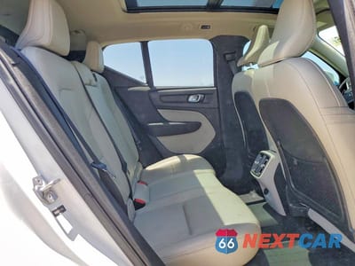 Zdjęcie 11 z 13 samochodu: 2019 VOLVO XC40 T5 MOMENTUM VIN:YV4162XZ8K2014946 - miniatura