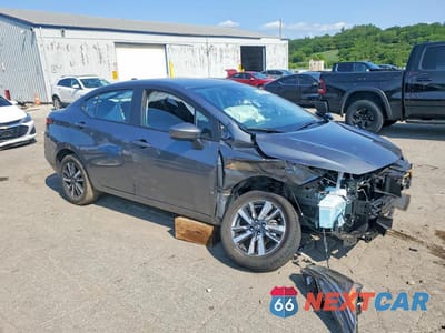 Czwarte zdjęcie samochodu z boku: 2025 NISSAN VERSA SV VIN:3N1CN8EV3SL835939 - miniatura