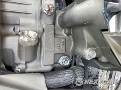 Zdjęcie 9 z 10 samochodu: 2004 HONDA NRX1800 EB VIN:1HFSC53J04A000300 - miniatura