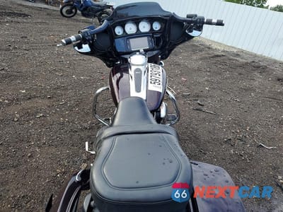 Zdjęcie 6 z 8 samochodu: 2014 HARLEY-DAVIDSON FLHXS STREET GLIDE SPECIAL VIN:1HD1KRM18EB692976 - miniatura