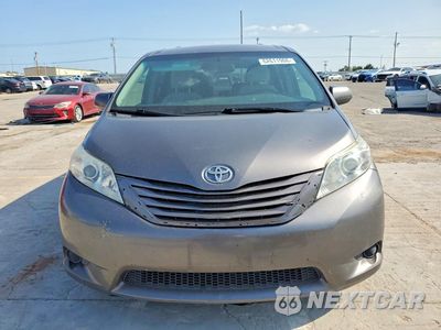 Piąte zdjęcie samochodu w środku: 2017 TOYOTA SIENNA LE VIN:5TDKZ3DC2HS792097 - miniatura