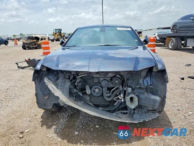 Piąte zdjęcie samochodu w środku: 2019 CHRYSLER 300 S VIN:2C3CCABG3KH559565 - miniatura