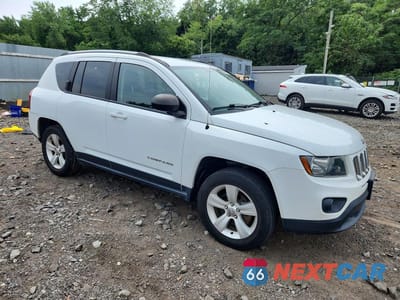 Czwarte zdjęcie samochodu z boku: 2017 JEEP COMPASS SPORT VIN:1C4NJDBB5HD168407 - miniatura