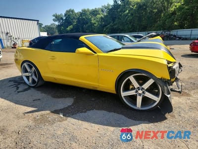 Czwarte zdjęcie samochodu z boku: 2011 CHEVROLET CAMARO LT VIN:2G1FB3DD8B9214450 - miniatura