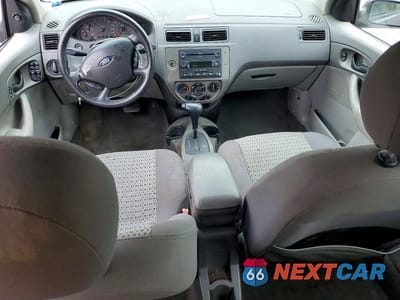 Zdjęcie 8 z 12 samochodu: 2005 FORD FOCUS ZXW VIN:1FAFP36N65W148089 - miniatura