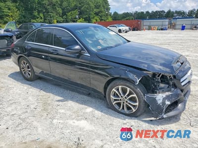 Czwarte zdjęcie samochodu z boku: 2017 MERCEDES-BENZ C 300 4MATIC VIN:55SWF4KB2HU213493 - miniatura