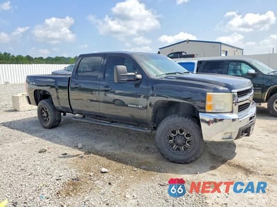 Czwarte zdjęcie samochodu z boku: 2010 CHEVROLET SILVERADO K2500 HEAVY DUTY LT VIN:1GC4KXB62AF120239 - miniatura