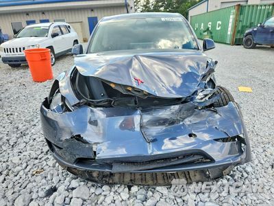 Piąte zdjęcie samochodu w środku: 2023 TESLA MODEL Y VIN:7SAYGDEF4PF703070 - miniatura