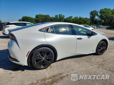 Trzecie zdjęcie samochodu z tyłu: 2026 TOYOTA PRIUS NIGHTSHADE VIN:JTDADABU2T3033325 - miniatura