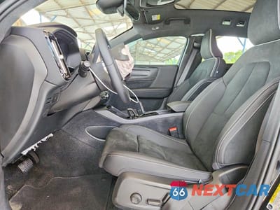 Zdjęcie 7 z 12 samochodu: 2023 VOLVO C40 RECHARGE ULTIMATE VIN:YV4ED3GM8P2033263 - miniatura
