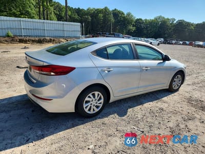 Trzecie zdjęcie samochodu z tyłu: 2018 HYUNDAI ELANTRA SE VIN:5NPD74LF3JH284880 - miniatura