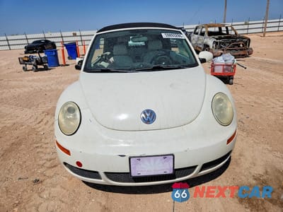 Piąte zdjęcie samochodu w środku: 2007 VOLKSWAGEN NEW BEETLE TRIPLE WHITE VIN:3VWFF31Y07M416777 - miniatura