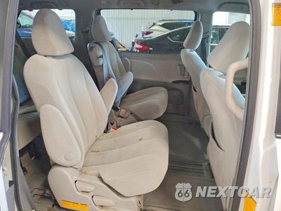 Zdjęcie 10 z 13 samochodu: 2013 TOYOTA SIENNA LE VIN:5TDKK3DC2DS382642 - miniatura