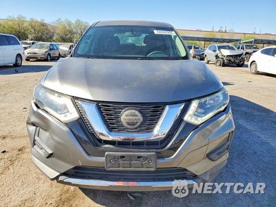 Piąte zdjęcie samochodu w środku: 2018 NISSAN ROGUE S VIN:KNMAT2MT3JP549034 - miniatura