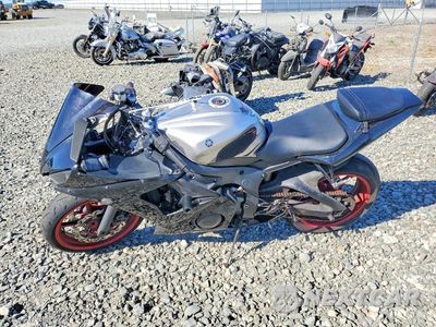 Trzecie zdjęcie samochodu z tyłu: 2004 YAMAHA YZFR6 L VIN:JYARJ06E64A017730 - miniatura