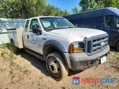 Czwarte zdjęcie samochodu z boku: 2006 FORD F550 SUPER DUTY VIN:1FDAX57P06EA12981 - miniatura