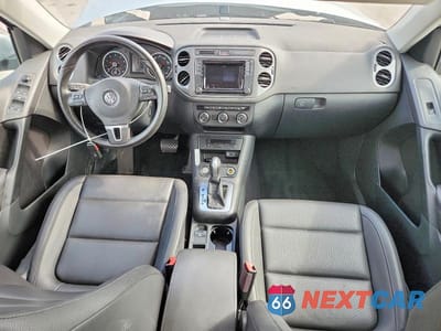 Zdjęcie 8 z 13 samochodu: 2017 VOLKSWAGEN TIGUAN S VIN:WVGAV7AX9HK027381 - miniatura