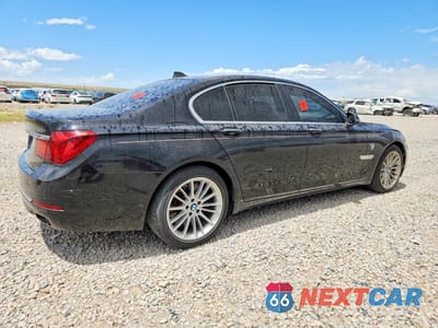 Trzecie zdjęcie samochodu z tyłu: 2013 BMW 750 XI VIN:WBAYB6C57DC998107 - miniatura
