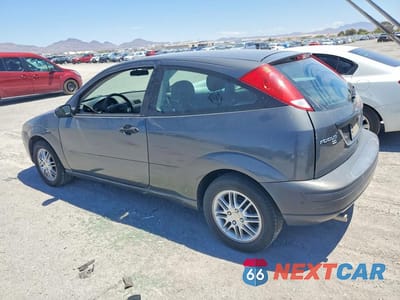 Drugie zdjęcie samochodu z przodu: 2005 FORD FOCUS ZX3 VIN:3FAFP31N55R105096 - miniatura