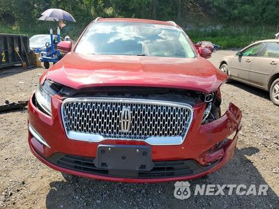 Piąte zdjęcie samochodu w środku: 2019 LINCOLN MKC RESERVE VIN:5LMCJ3D97KUL20490 - miniatura