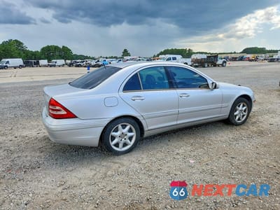 Trzecie zdjęcie samochodu z tyłu: 2001 MERCEDES-BENZ C 240 VIN:WDBRF61J71F077123 - miniatura