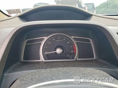 Zdjęcie 9 z 12 samochodu: 2008 HONDA CIVIC VIN:2HGFG11668H559060 - miniatura
