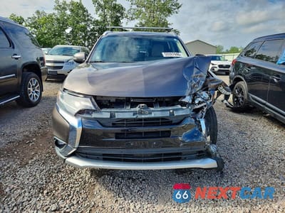 Piąte zdjęcie samochodu w środku: 2017 MITSUBISHI OUTLANDER SE VIN:JA4AZ3A32HZ015573 - miniatura