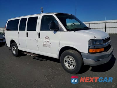 Czwarte zdjęcie samochodu z boku: 2006 CHEVROLET EXPRESS G3500 VIN:1GAHG35U261198233 - miniatura